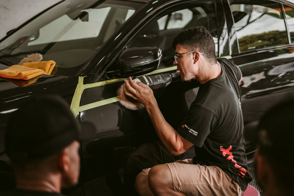 Polishing car paint for ceramic coating application